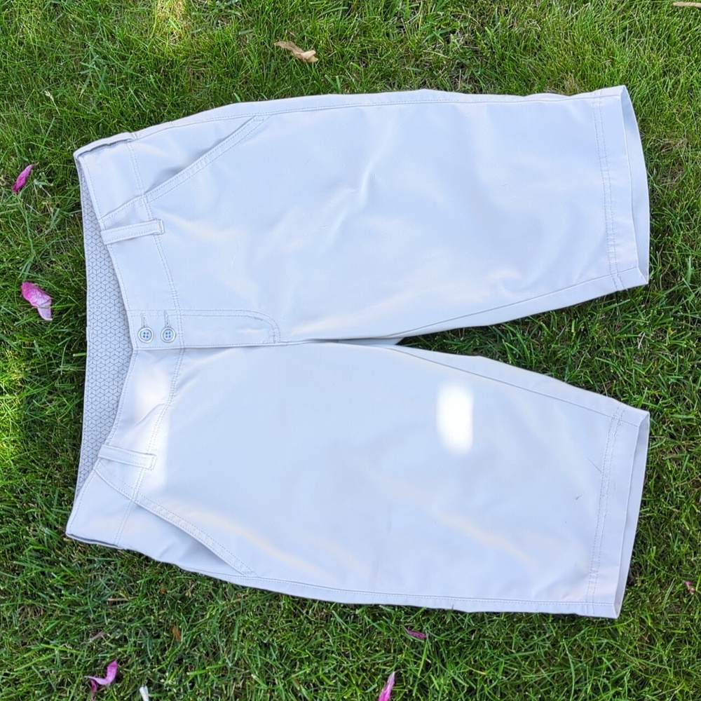 6 Columbia Bermudas
